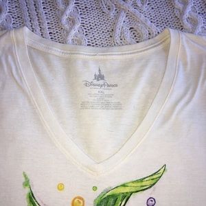 Disney Parks Tops - π§π»ββοΈ Ariel Little Mermaid vneck tee Disney Park Disney Parks Tops - π§π»ββοΈ Ariel Little Mermaid vneck tee Disney Park